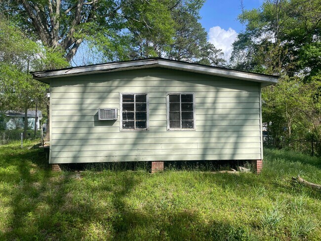 Building Photo - 723 Glenmont Dr