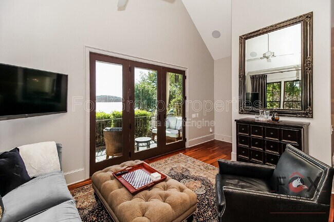 Building Photo - 17120 Belle Isle Dr