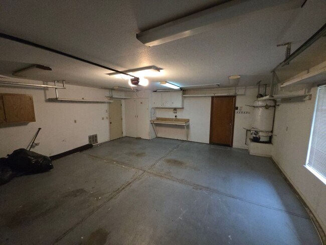Building Photo - Charming Single-Story Home in Lincoln - Av...