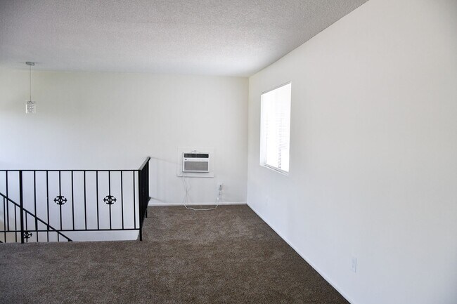 Building Photo - Tularosa (344) West