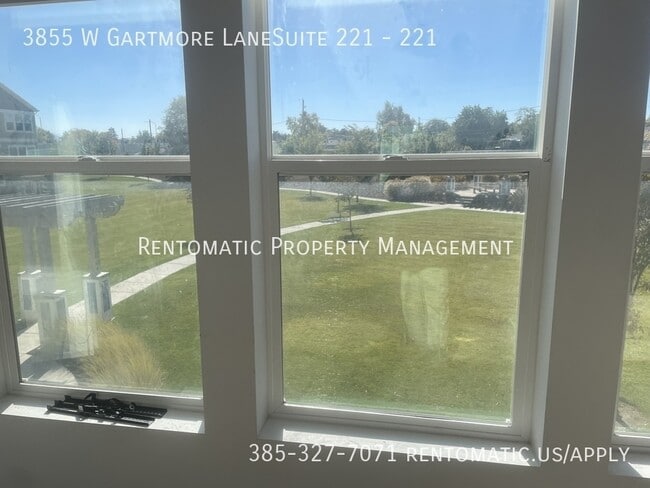 Building Photo - 3855 Gartmore Ln