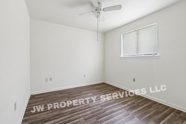 Building Photo - 204 Wilker Neal Ave