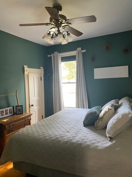 Building Photo - 227 S Water St