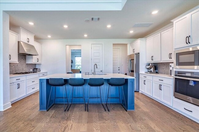 Building Photo - 400 Moonlit Stream Pass