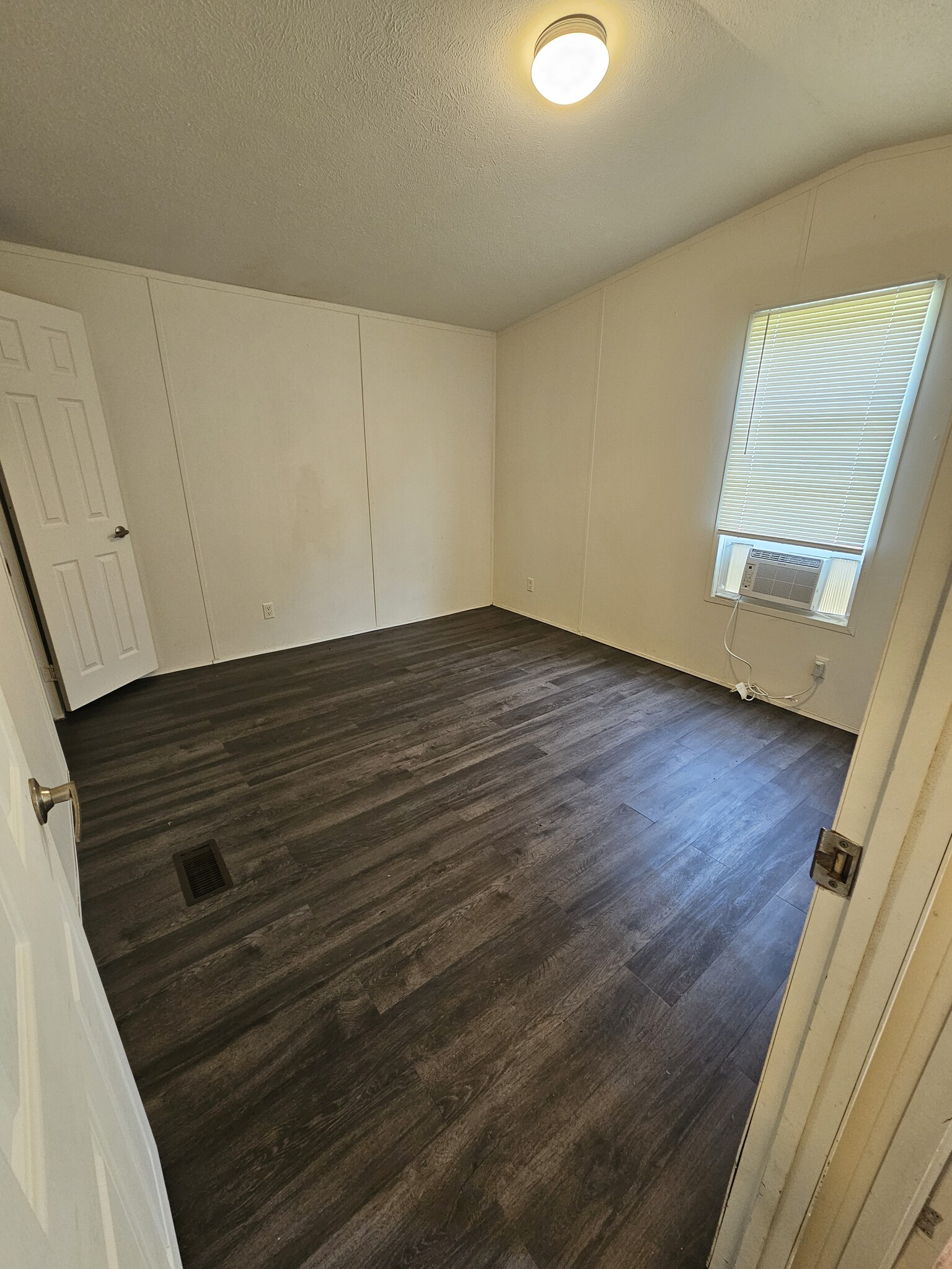 Building Photo - 1225 Osteen St