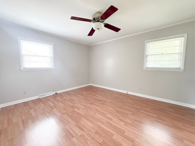 Building Photo - 3-Bedroom Home with Spacious Yard, Storage Shed & Natural Light
