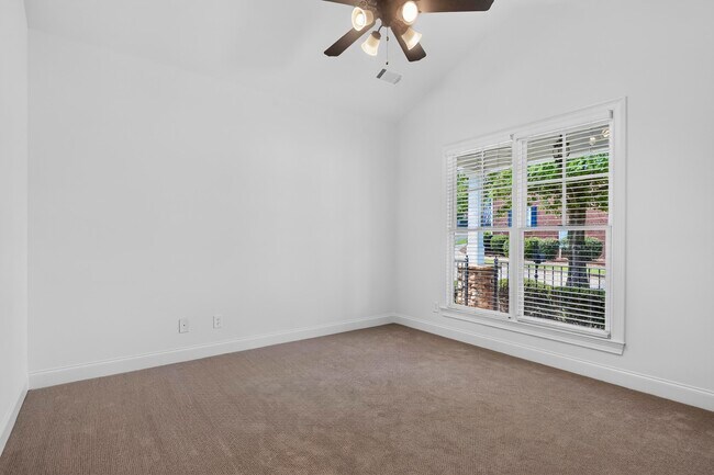 Building Photo - 1081 Carriage Ridge Dr