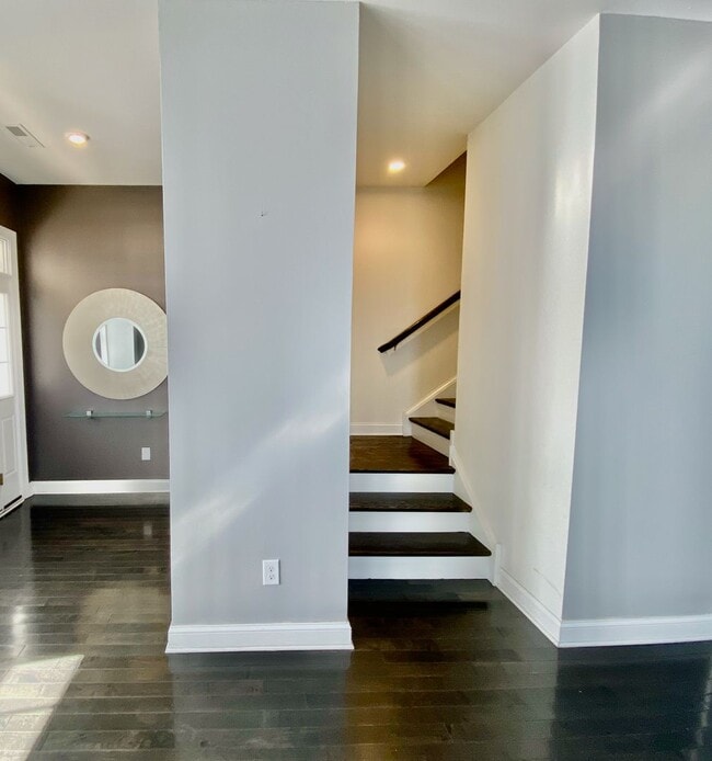 Building Photo - SIENA Place/PACKER PARK CORNER 4 Bedroom/2...