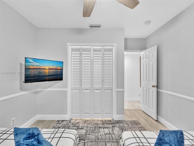 Building Photo - 413 Tamarind Dr