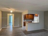 Building Photo - 398 Fanshaw J