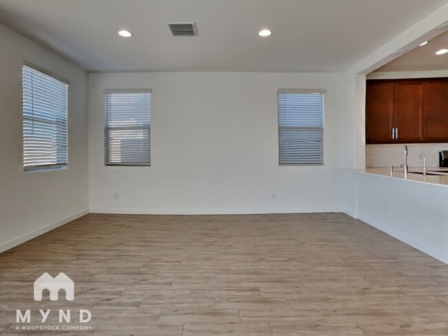 Building Photo - 9233 W Roma Ave