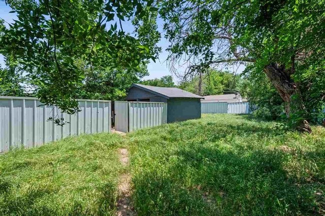 Building Photo - 2809 Kessler Ave