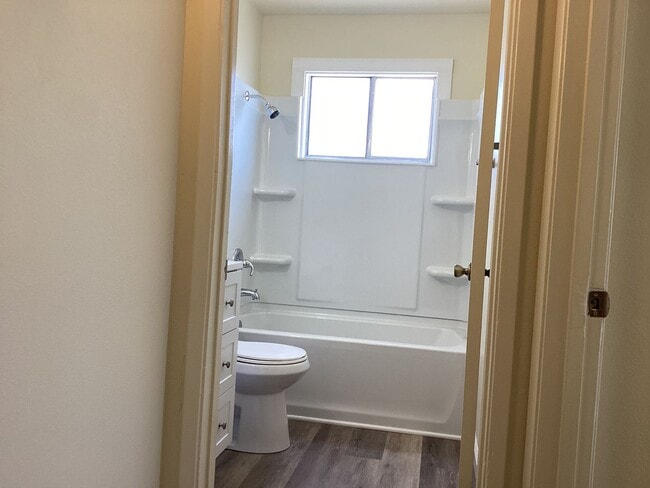 Building Photo - 1414 W Vassar Ave