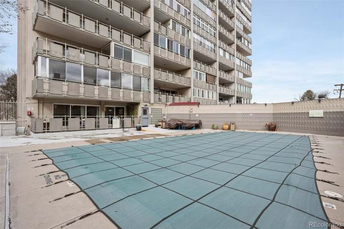 Building Photo - 800 N Washington St