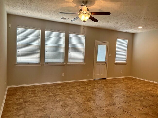 Building Photo - 18 Whitekirk Pl