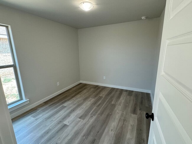 Building Photo - Located in the meadows Brand newer constru...