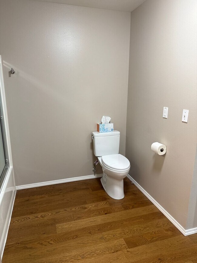 Building Photo - Great 55+ Condo