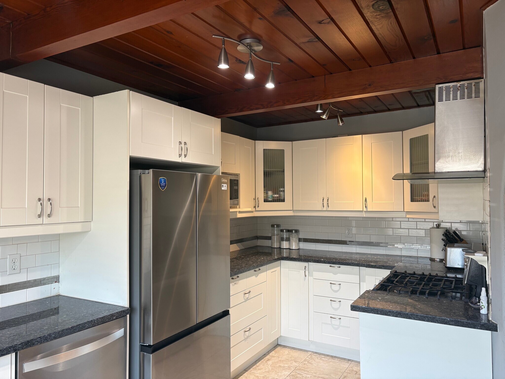 Building Photo - 14595 Jerilyn Dr