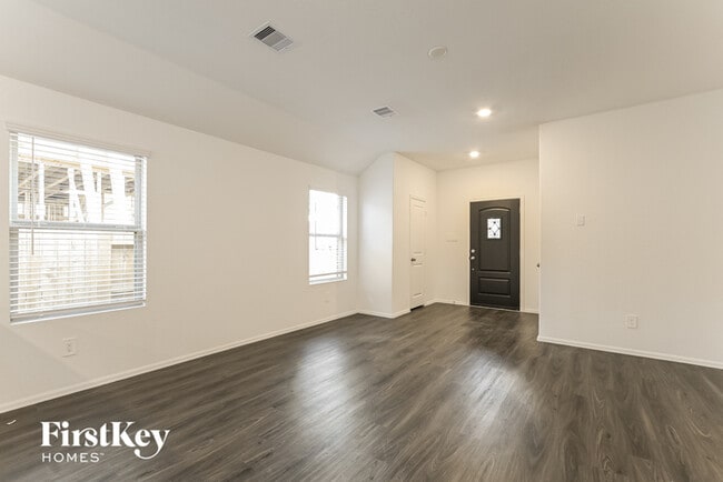 Building Photo - 18438 Summit Ranch Dr
