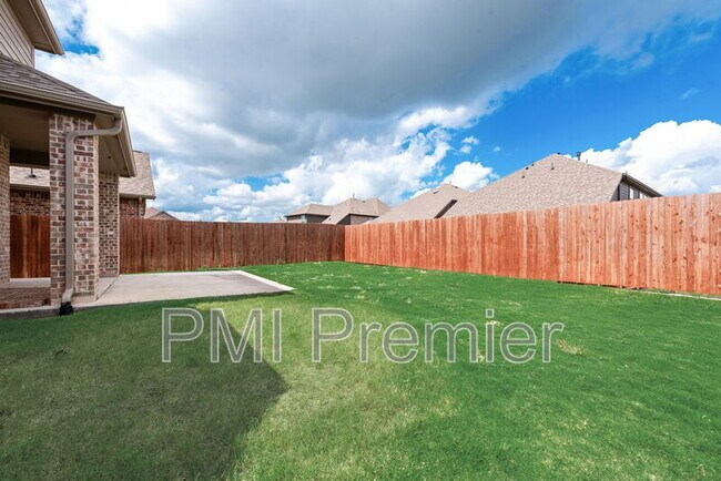 Building Photo - 3948 Mercedes Bend