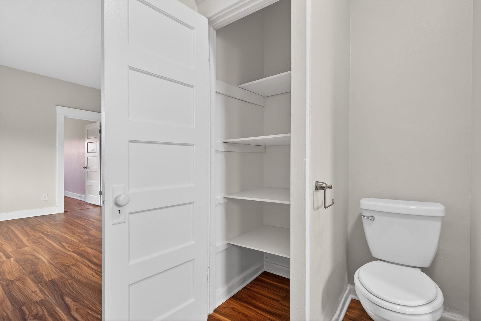 Building Photo - 905 Cherry Ave