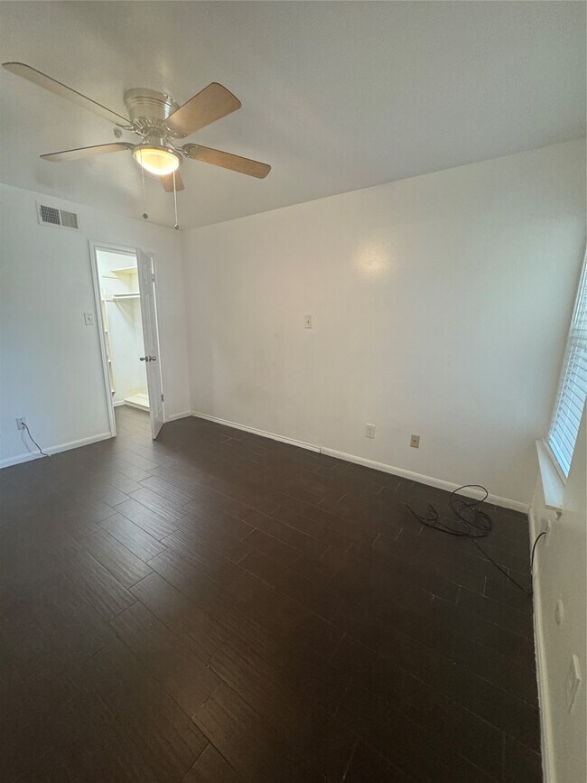 Building Photo - 7838 Vickijohn Dr