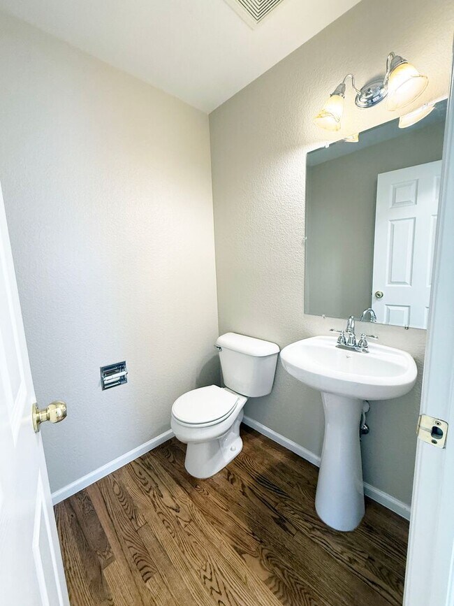 Building Photo - Updated, Clean and Spacious 2-Story with 3...