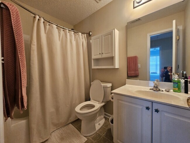 Building Photo - Furnished Mid Term rental