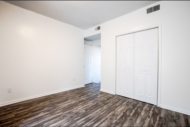 Building Photo - 415 E Carson St
