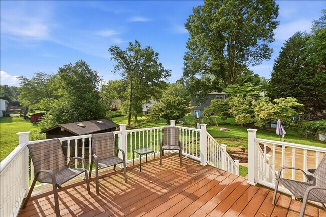 Building Photo - 5481 Saddler Ln