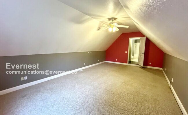 Building Photo - 607 Castle Dr