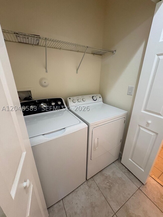 Building Photo - 17460 SW 153rd Ave