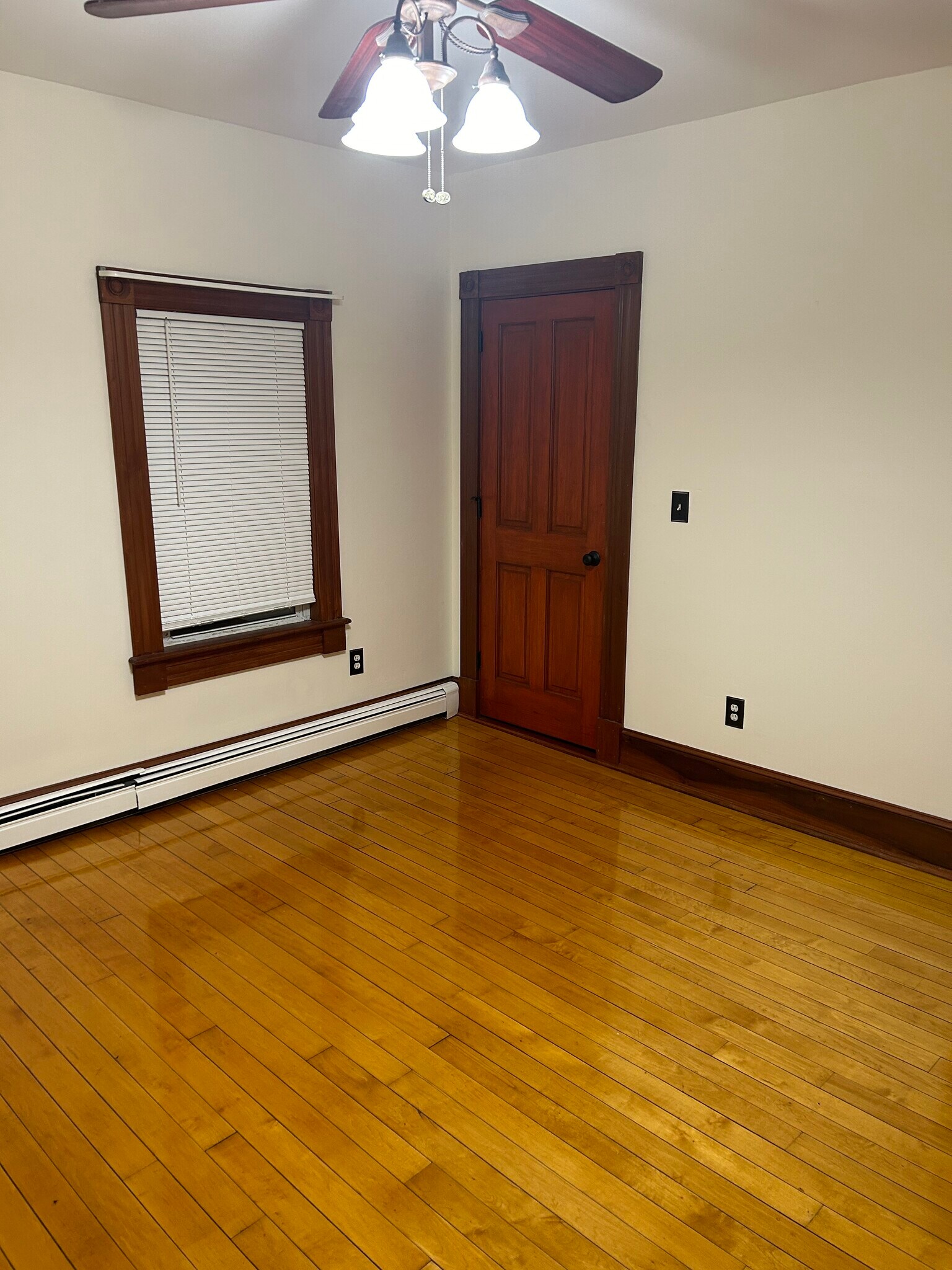 Building Photo - 22 Kingman Ave