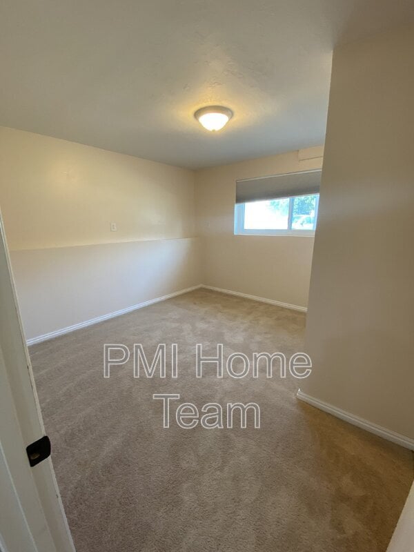 Building Photo - 1183 N 200 E