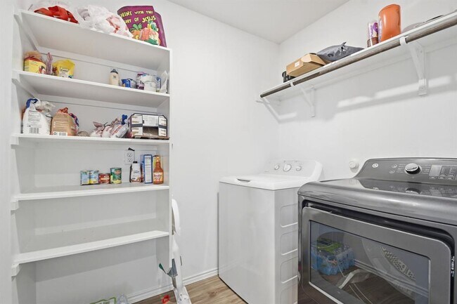 Building Photo - 287 George Neggan Ln