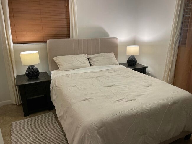 Building Photo - 187 Auburn Dr