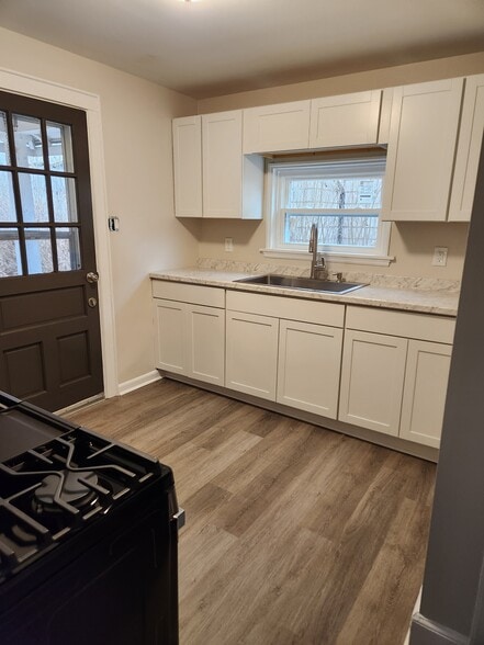 Kitchen - 516 W End Ave