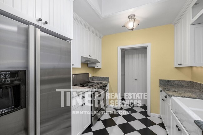 Building Photo - 3571 D St