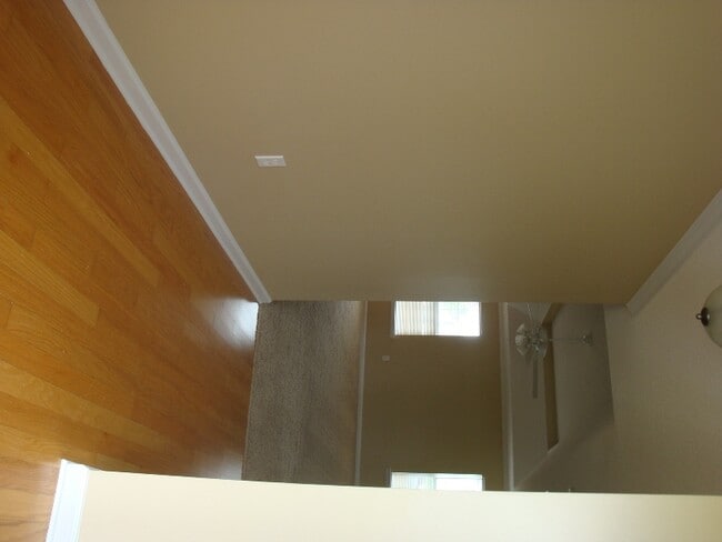 Building Photo - Charming 3BR/2BA Home with Fenced Yard, Ga...