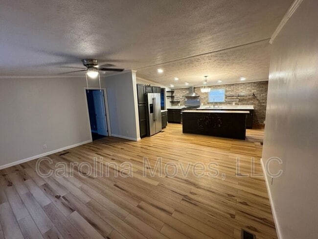 Building Photo - 321 Horseshoe Falls Rd
