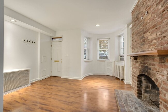 Primary Photo - 310 9th St NE