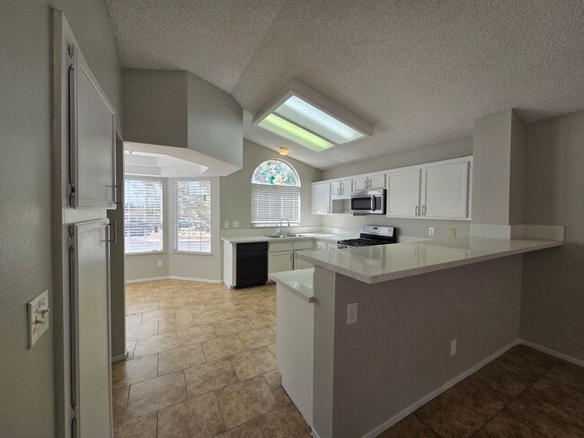 Building Photo - 2252 Welsey Manor Dr
