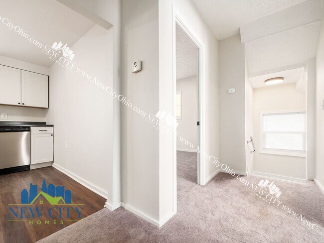 Building Photo - 753 1/2-878-872 Sullivant Ave