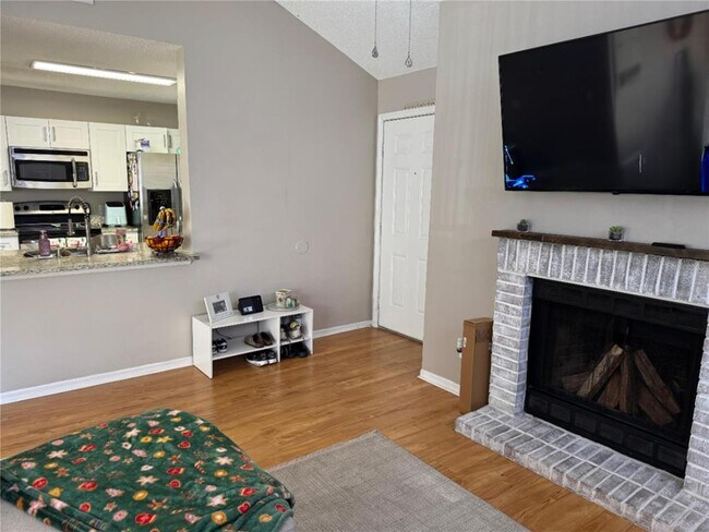 Building Photo - 655 Magic Ct