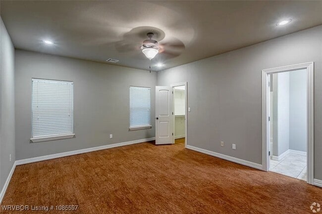 Building Photo - 1415 Willowbrook Cir