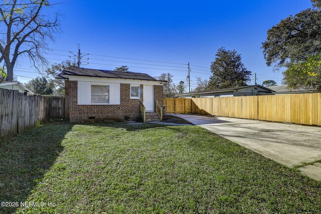Building Photo - 4633 Kingsbury St