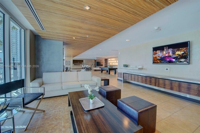 Building Photo - 60 SW 13th St