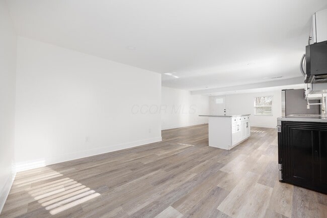 Building Photo - 1810 Tanis Dr