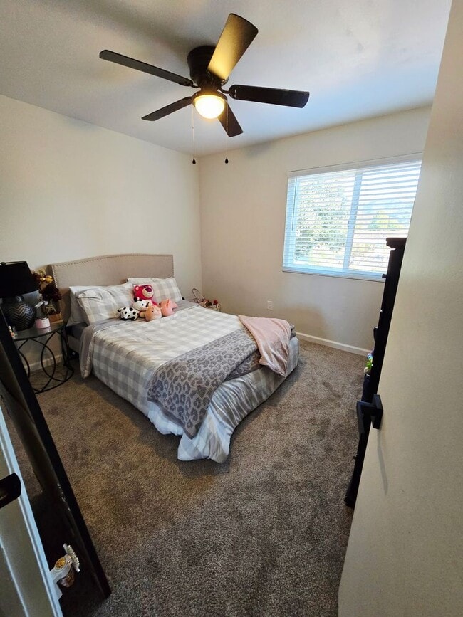 Building Photo - Moorpark College 3+3 single family home!