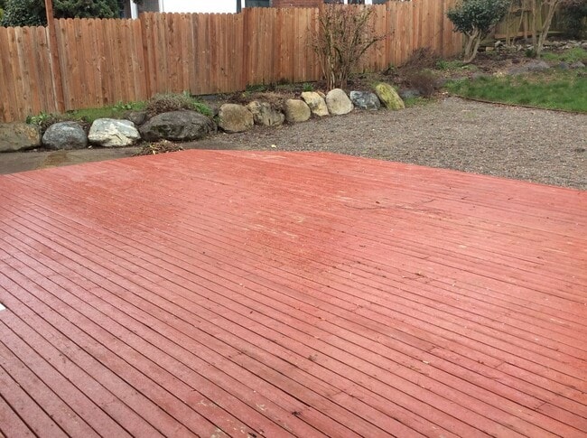 Building Photo - Browns Point Beauty! Spacious 2BDRM/1.75 BATH Home with Partial View of the Sound!